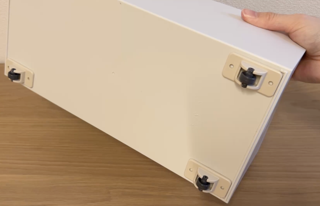 ケースにキャスターをつける